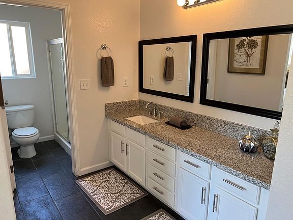 4th image of 323 E Riverbend Ct