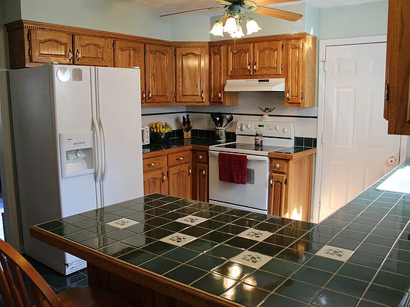 3rd image of 5904 Tennyson Dr
