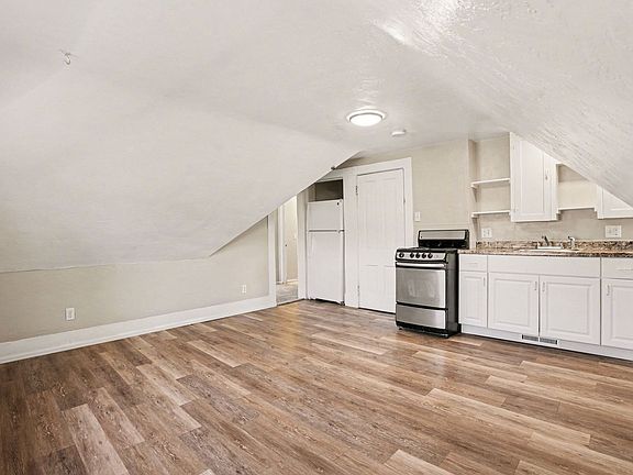 3rd image of 403 N Wahsatch Ave APT 4
