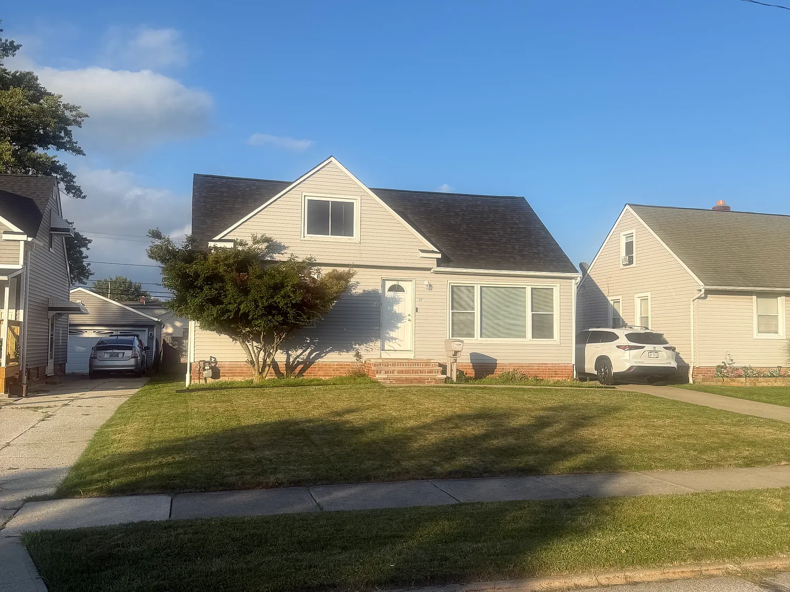 4 bed, 1.5 bath, 1123 sqft, $1,850 — Photo 2