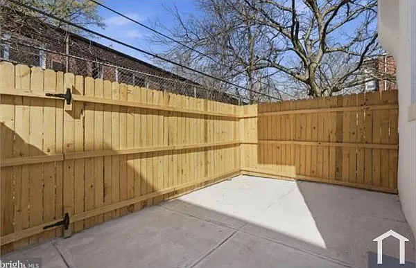 2528 Page St — Photo 15