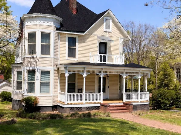 702 High St #3, Farmville, VA 23901