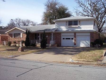 3rd image of 2109 Bonnie Brae Ave