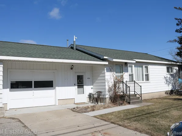 424 W Cedar St, Standish, MI 48658