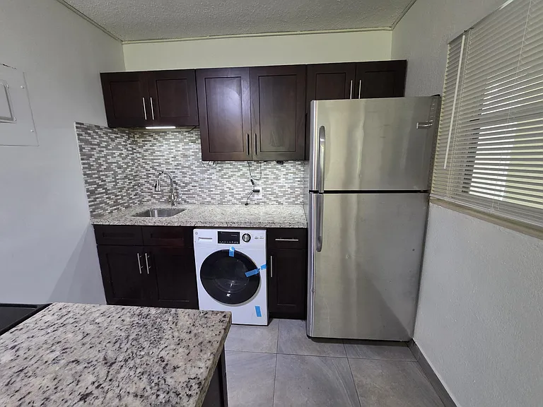 720 NE 2nd St #2 — Photo 3