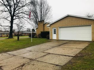 1400 Edmar St, Louisville, OH 44641