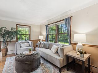 926 McKnight Rd N, Maplewood, MN 55119