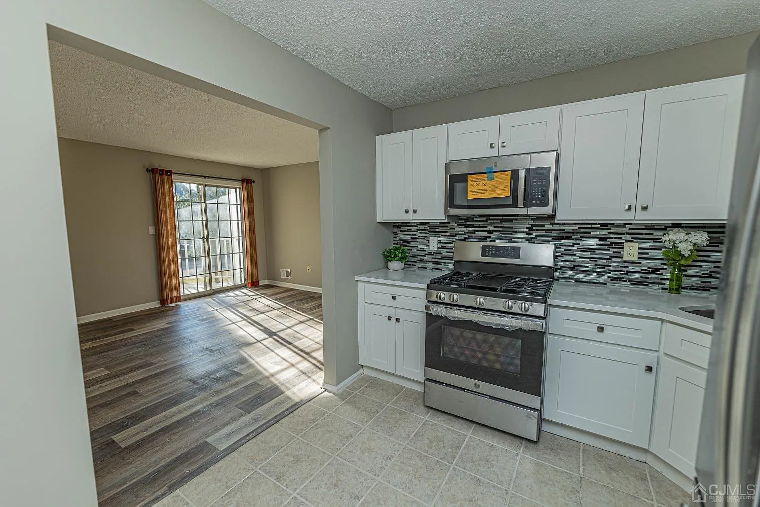 2 bed, 1.0 bath, $2,450 — Photo 3