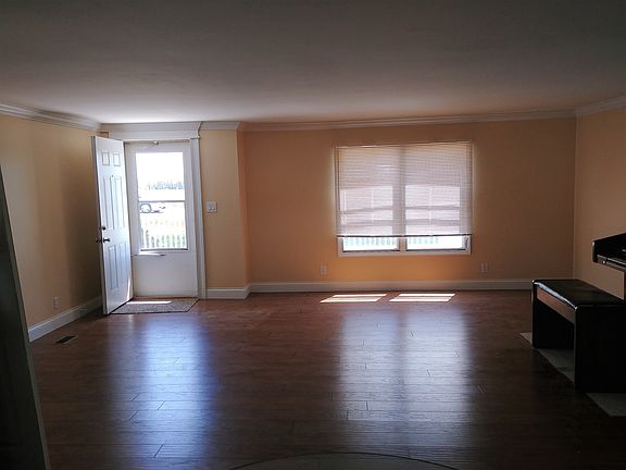 3rd image of 2 Berry Ln