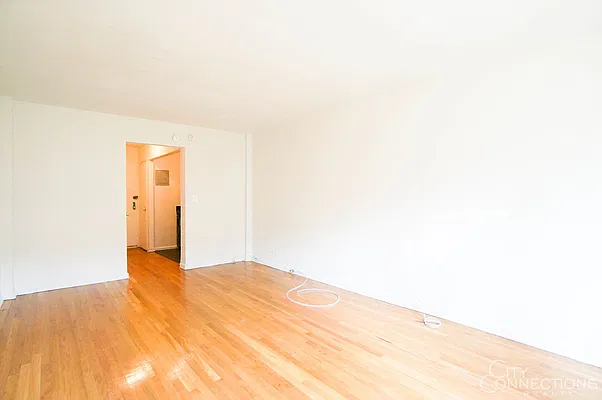 Rented by City Connections Realty | media 23