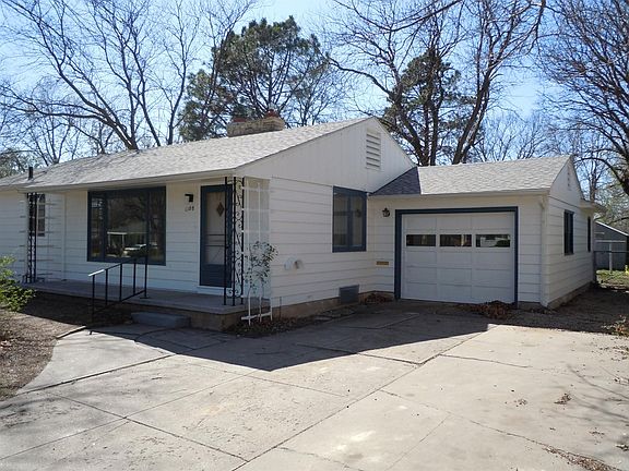 4th image of 1108 Spruceway St