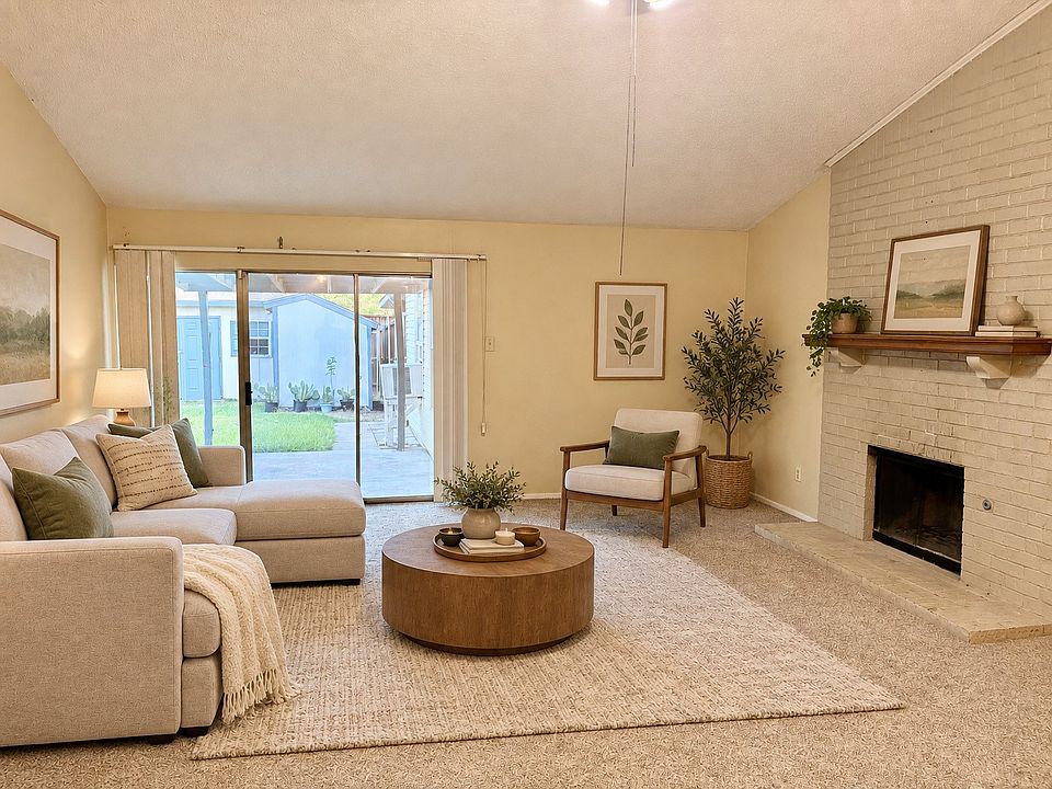 1st image of 618 Pyramid Dr
