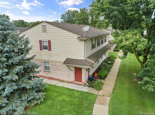 150 Princeton Dr #1, South Lyon, MI 48178
