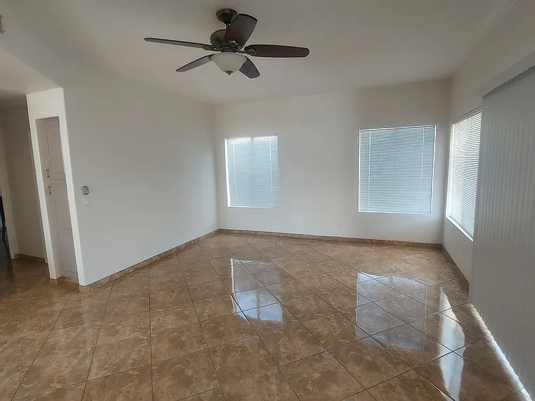 6102 W Fallen Leaf Ln — Photo 9