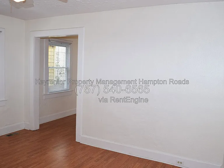 857 W 41st St — Photo 3