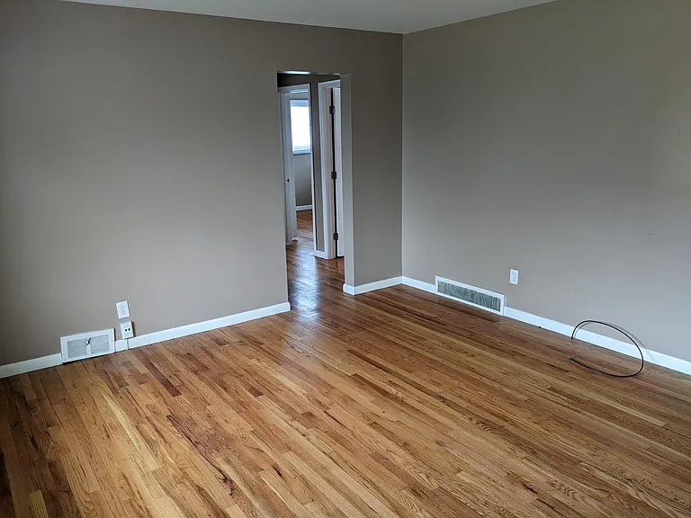 33381 Florence St — Photo 2
