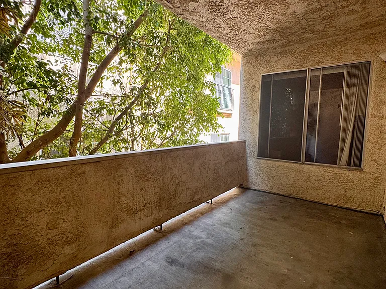 4901 Whitsett Ave #206 — Photo 9
