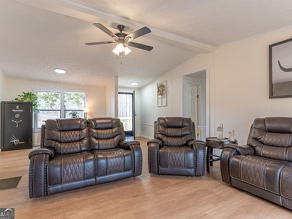 4th image of 452 Aikenton Rd