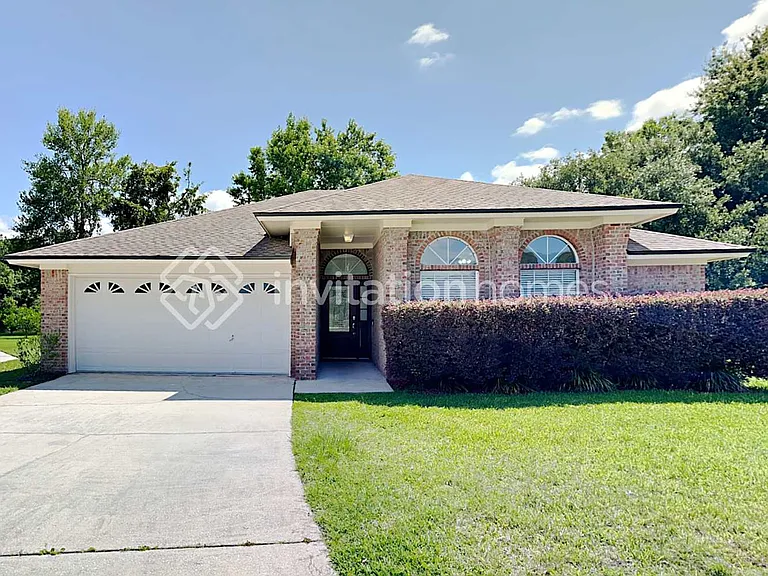 1250 Pirates Cove Ln — Photo 1