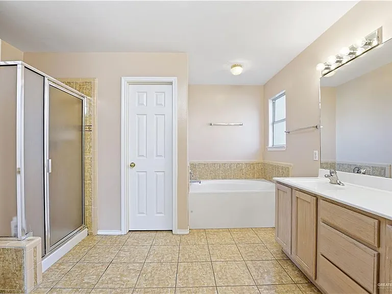 2417 Frontera Rd — Photo 11