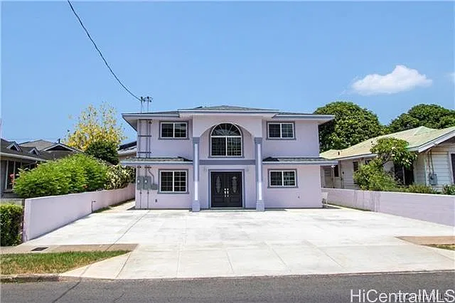 2137 Wilder Ave — Photo 1