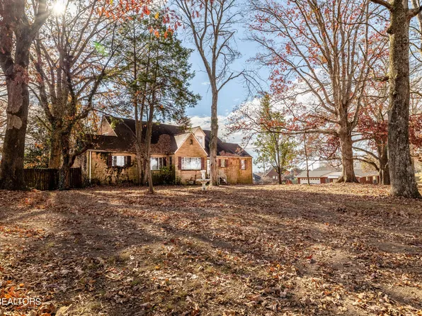 597 W Hunt Rd, Alcoa, TN 37701