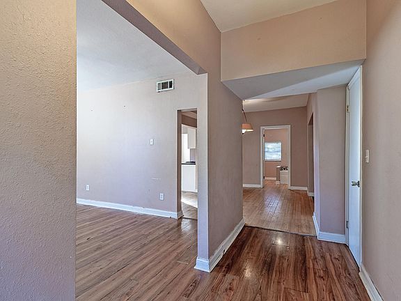 3rd image of 301 Avenue B