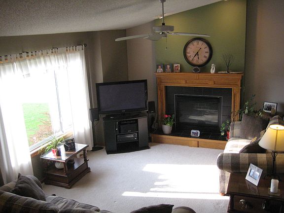 Living Room (Fireplace)