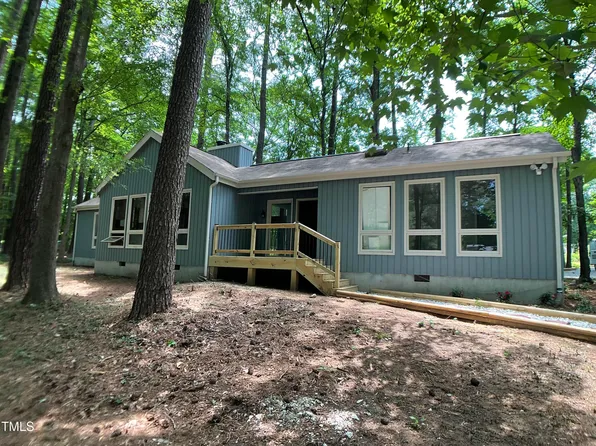 102 Pebble Ct, Chapel Hill, NC 27516