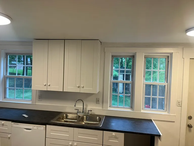 83 A Laurel St — Photo 3