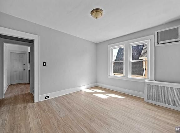 4th image of 103 E Pleasant Ave Floor 2