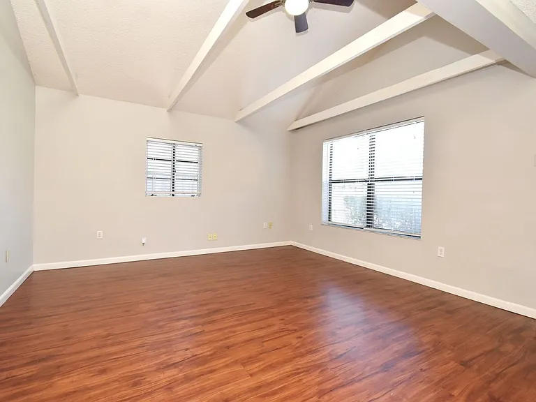 1222 Illinois St — Photo 5
