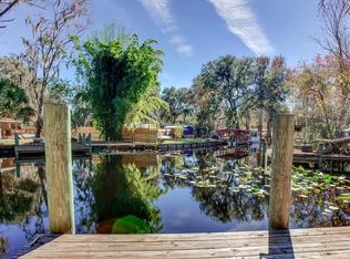 105 Breezewood Cir, San Mateo, FL 32187