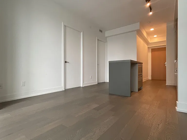 7 Grenville St #5213 — Photo 3