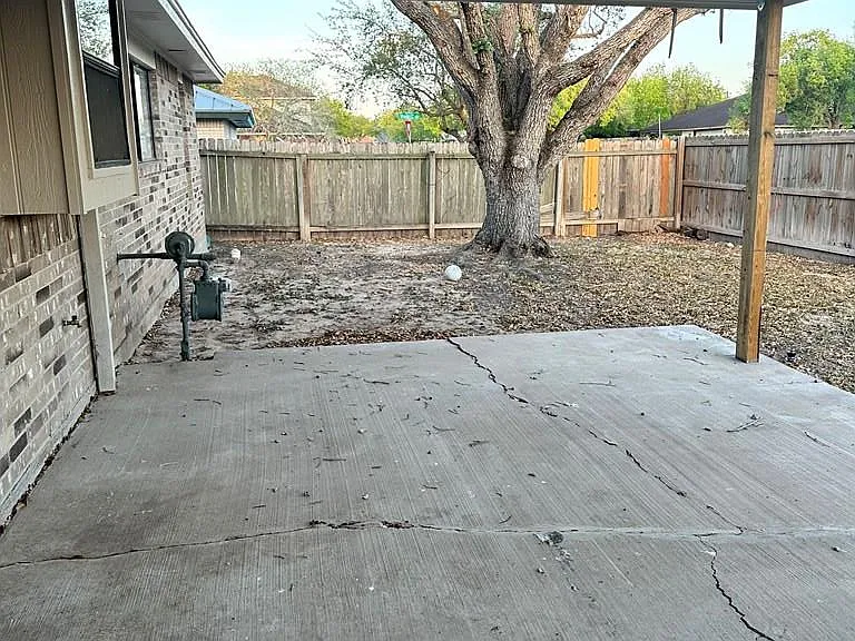 714 Winddrift St — Photo 19