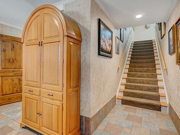 3rd image of 6385 Gladys Ave