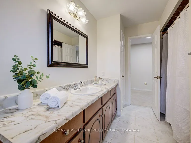 440 Parkridge Cres — Photo 15