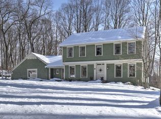 9 Huemer Ln, Chester, NJ 07930