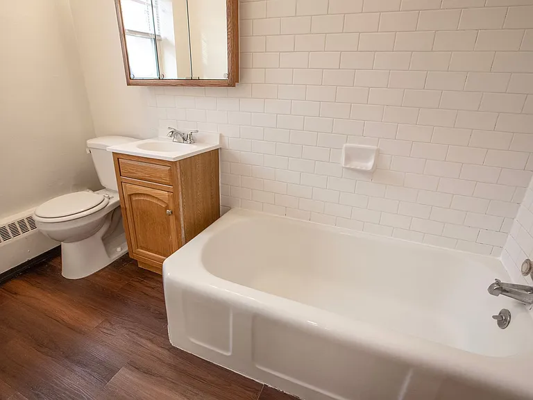 3431 Dupont Ave S — Photo 8