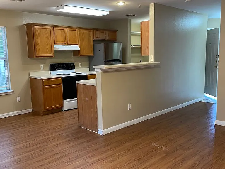 2400 Riddle Rd #B — Photo 12