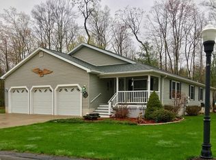 79 Patriots Dr, Westfield, MA 01085