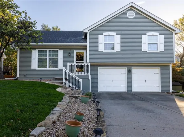 6525 NW Hidden Valley Rd, Kansas City, MO 64152