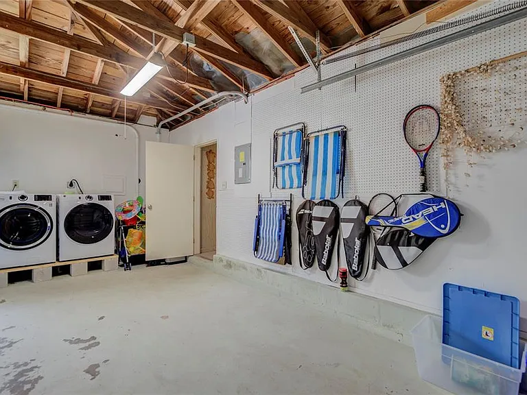 3200 W De Bazan Ave — Photo 24