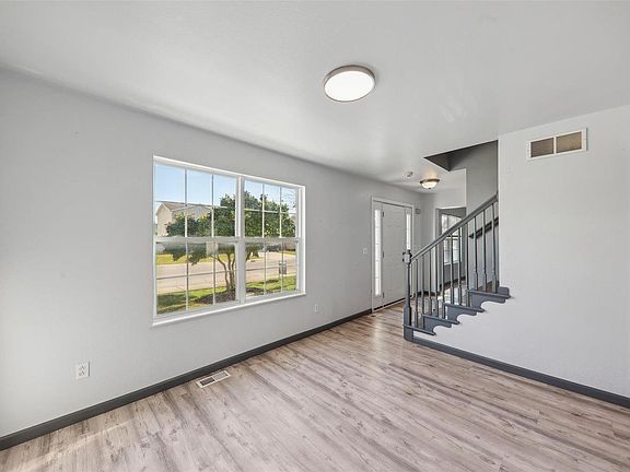 5th image of 421 Audry Dr
