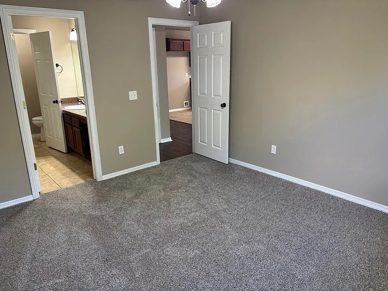 2416 & 2418 S Rill St #2418 — Photo 5