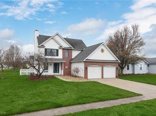 271 Finch Dr, Elyria, OH