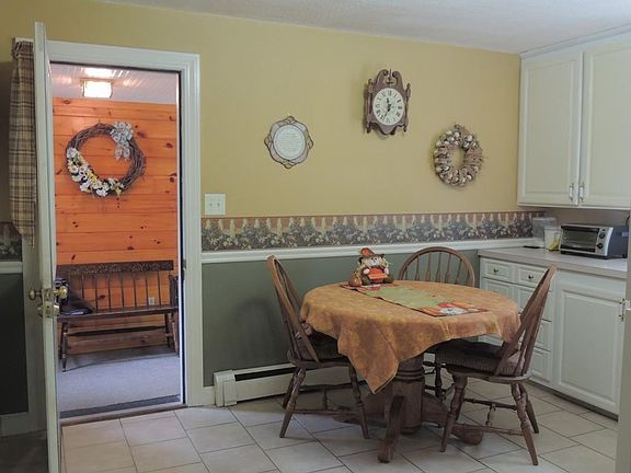 3rd image of 38 Oakwood Ave