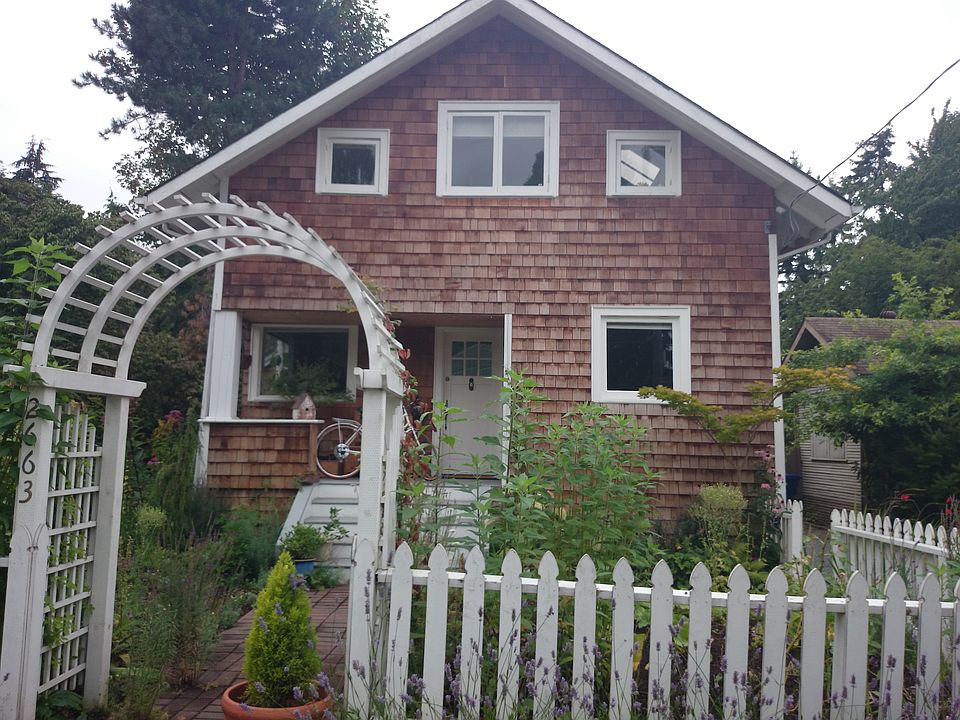 2nd image of 2663 39th Ave SW