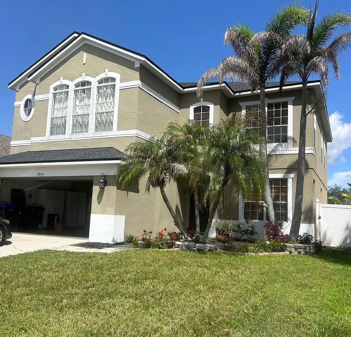 4 bed, 2.5 bath, 2709 sqft, $2,700 — Photo 1