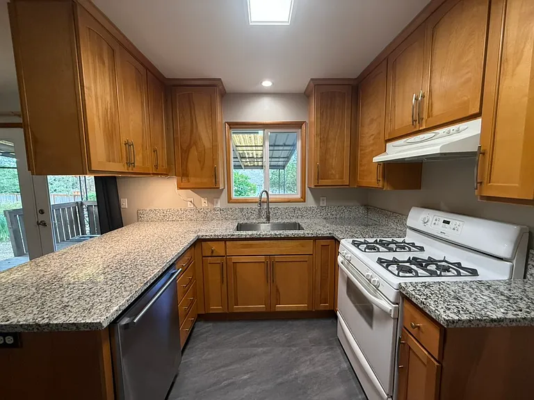 12913 SE Taylor Ct — Photo 7